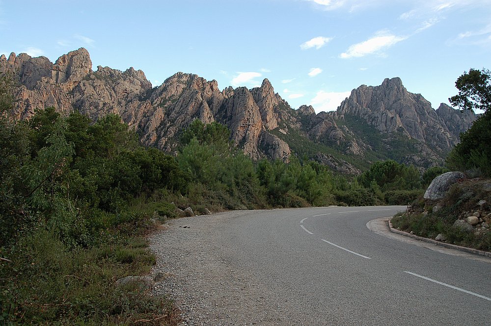 D268 zw. Col de Bavella und Bocca di Larone (bei den Cascades du Polischellu).JPG